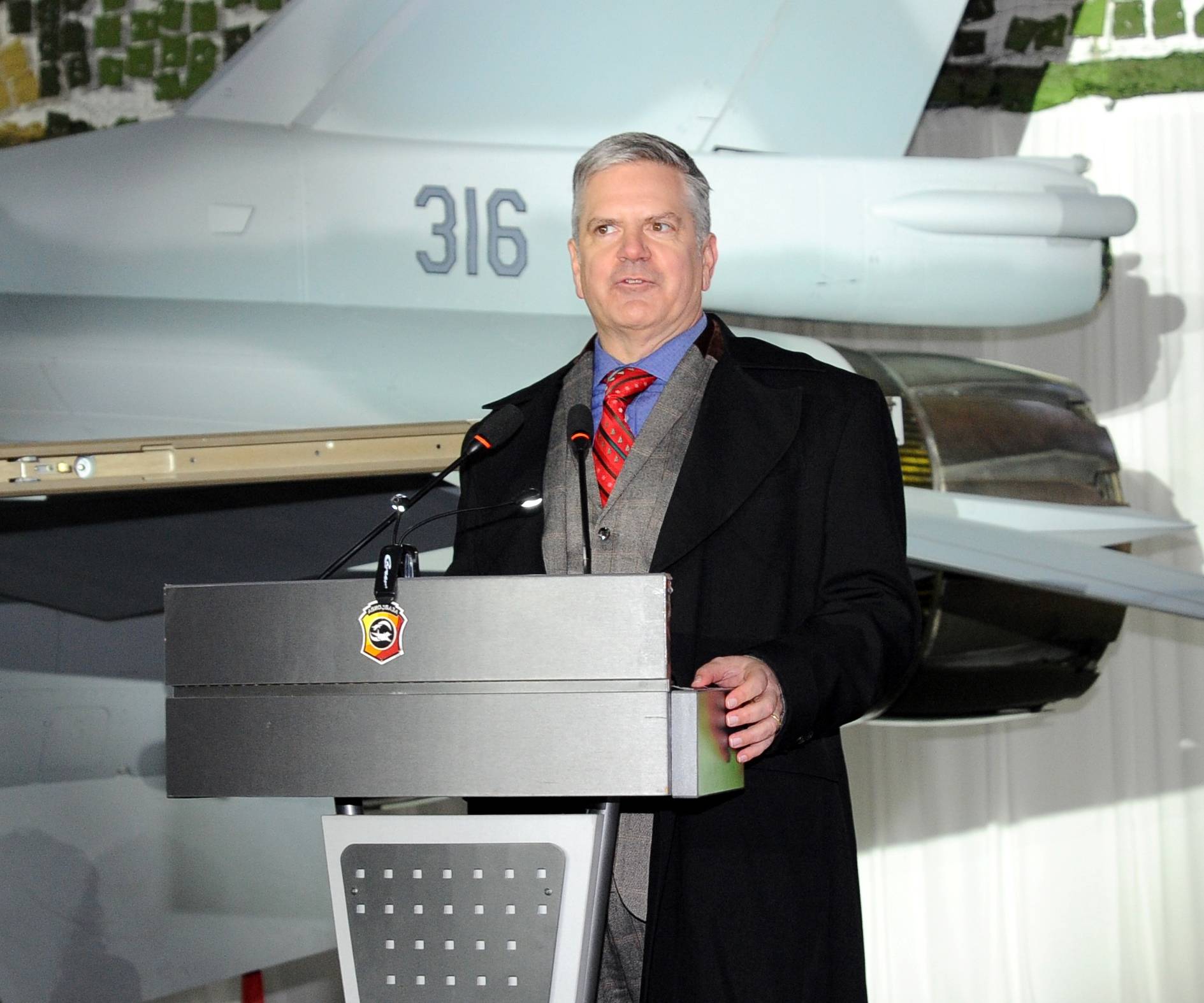  Н. Пр. Х. Мартин Макдауъл, краткотрайно ръководещ посолството на Съединени американски щати в София 